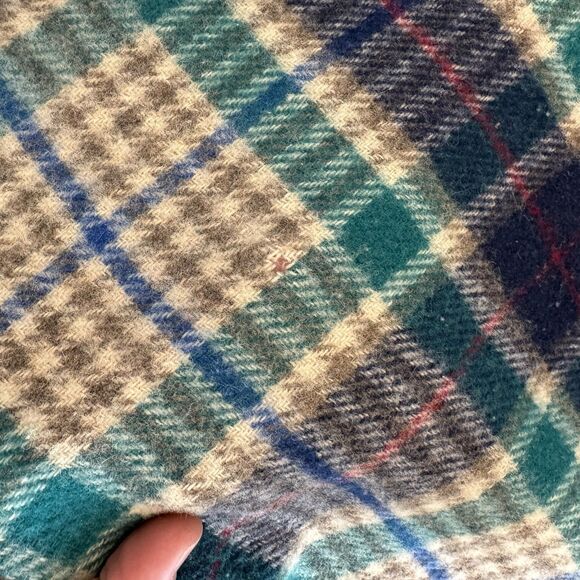 Vintage Pendleton Green Plaid 4” Fringe Made In USA Virgin Wool Blanket 69x52 in - Picture 6 of 8